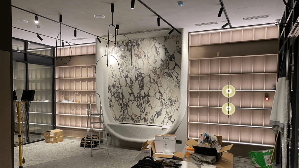 Salón de belleza
11 cámaras, sistema de alarma autónomo